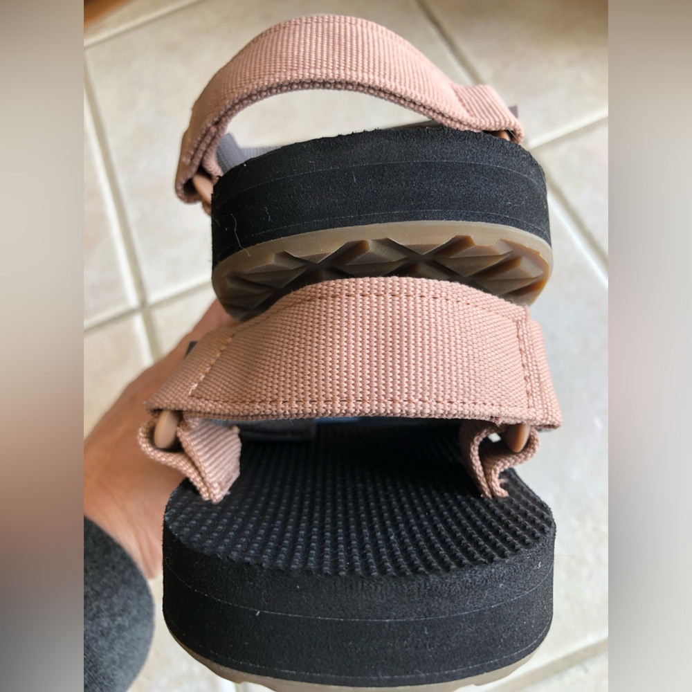 NWOT TEVA s10 women sandals - Picture 6 of 8